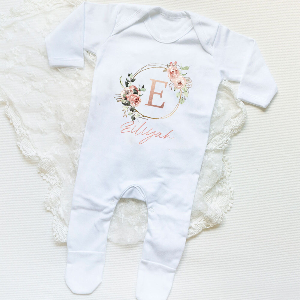 Baby Clothing Name - Gepersonaliseerde babymeisje slaappakje Welkom in de